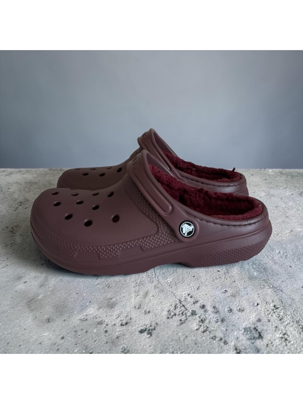 Crocs Classic Lined Clogs Maroon / Burgundy – Women’s 8
